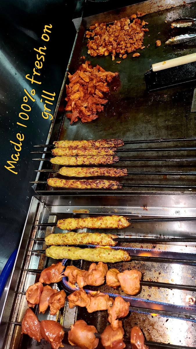 Halal Gyro Express - Photo 4