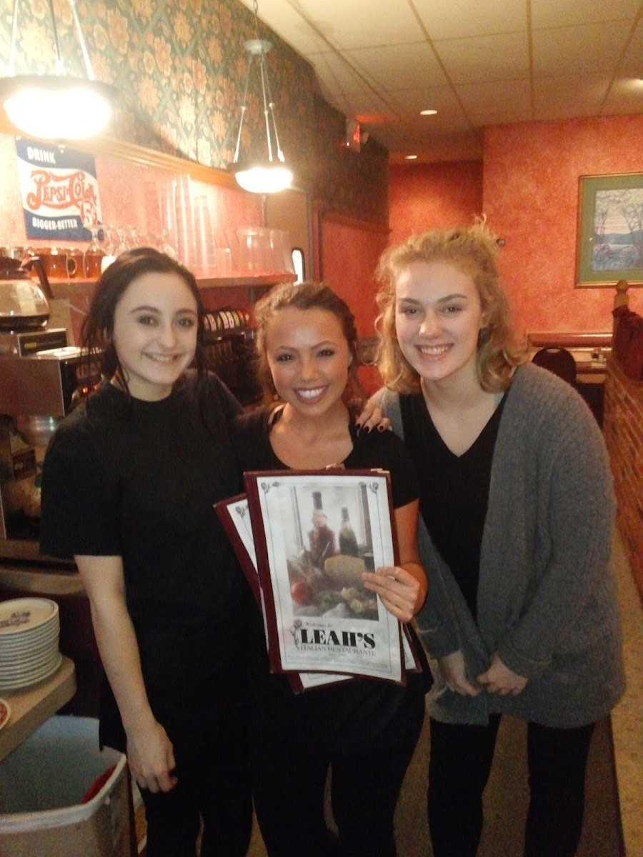 Leah's Italian Restaurant - Photo 6