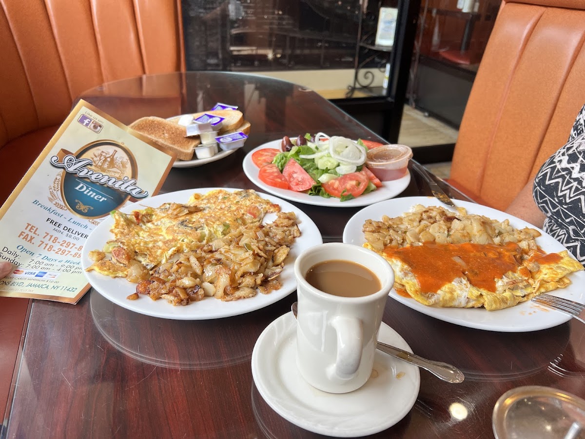 Avenita Diner - Photo 8