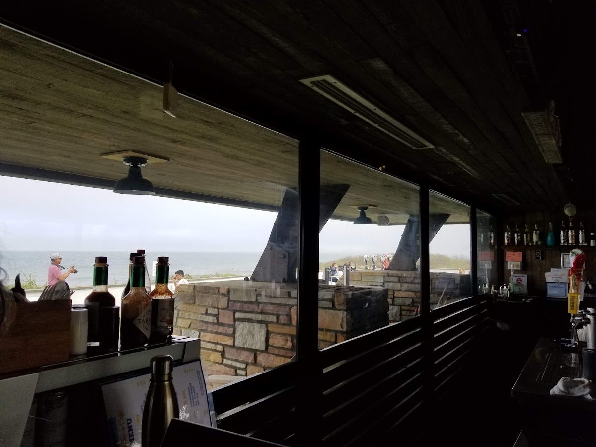 George’s Lighthouse Bar & Grill - Photo 2