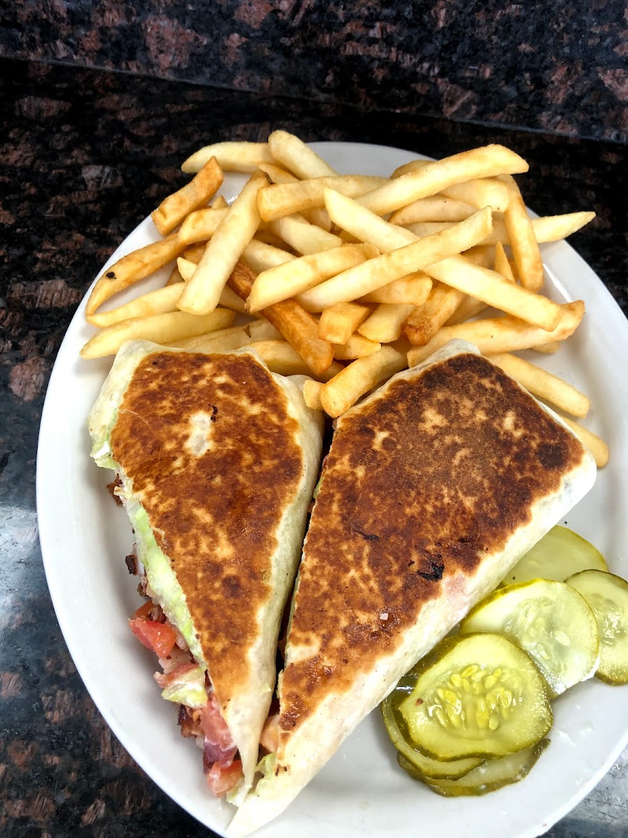 Tony's Coney Island & grill - Photo 2
