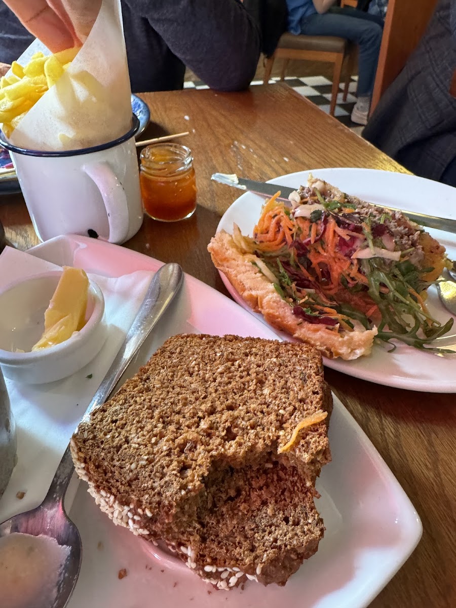Leona's on Nine Market Street - Photo 3