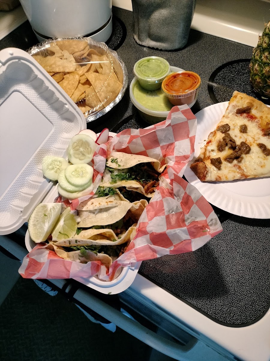 Ray's Pizza & Tacos - Photo 7