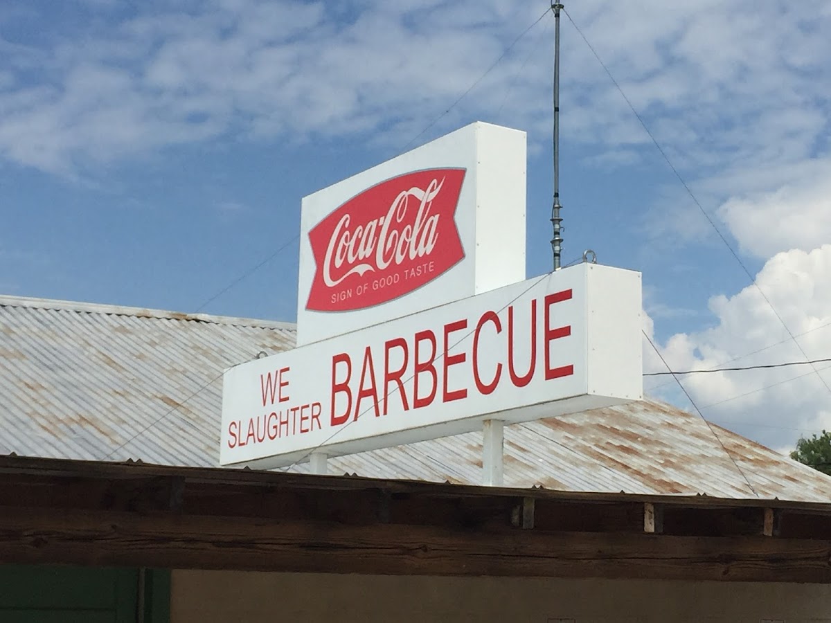 We Slaughter Barbecue - Photo 9