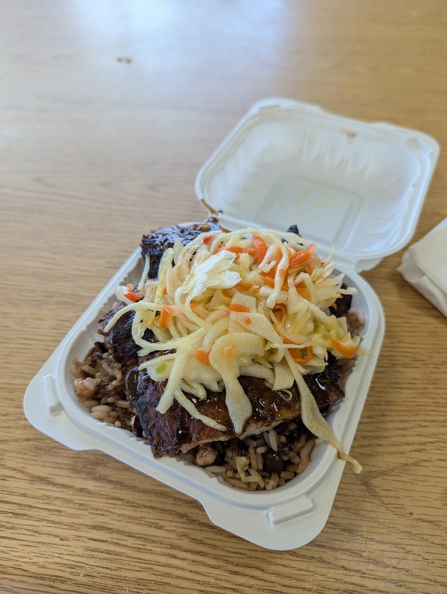 Restaurant Canadian Caribbean - Photo 3
