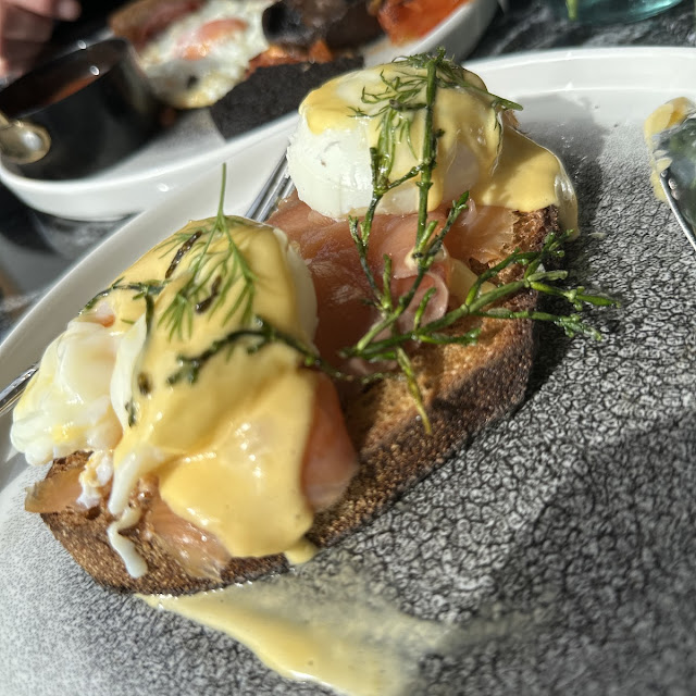 Eggs Benedict
