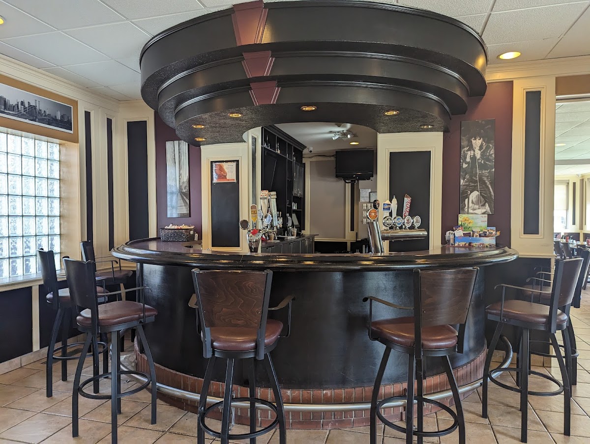 Michigan Bar and Grill