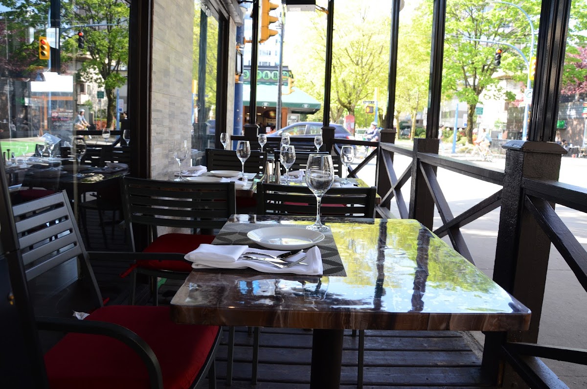 Gillaneh GrillHouse - Downtown - Photo 4
