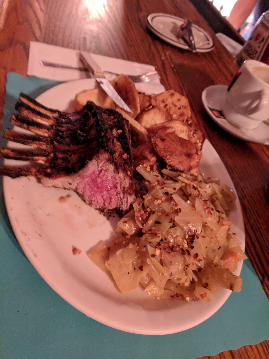 IV Seasons Restaurant - Photo 4