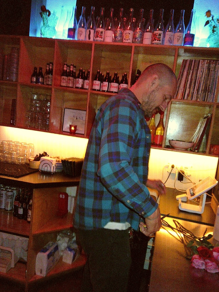 CENTRAL RECORDS Hi-Fi Cafe - Photo 7