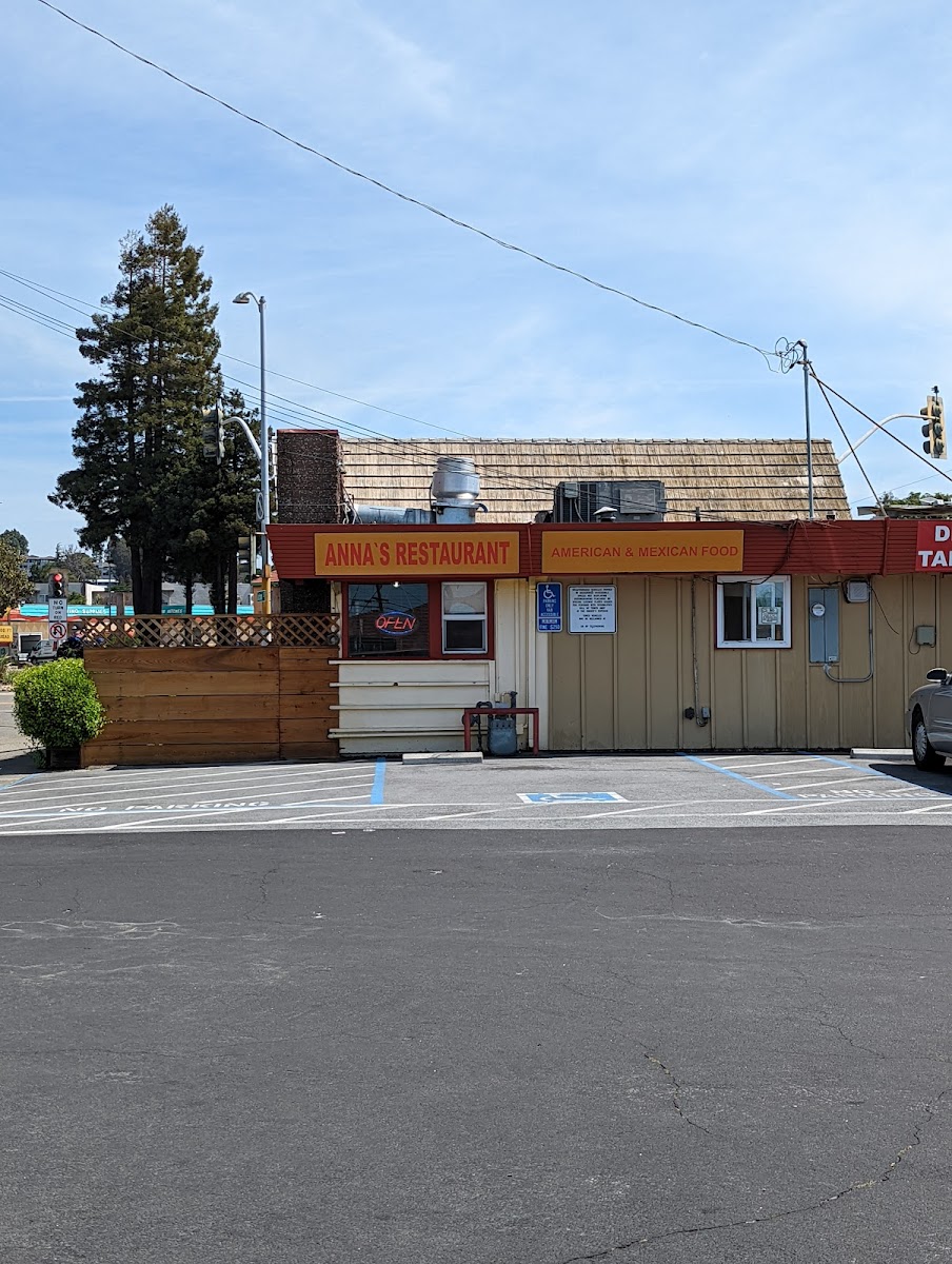 Anna's Coffee Shop - Photo 7