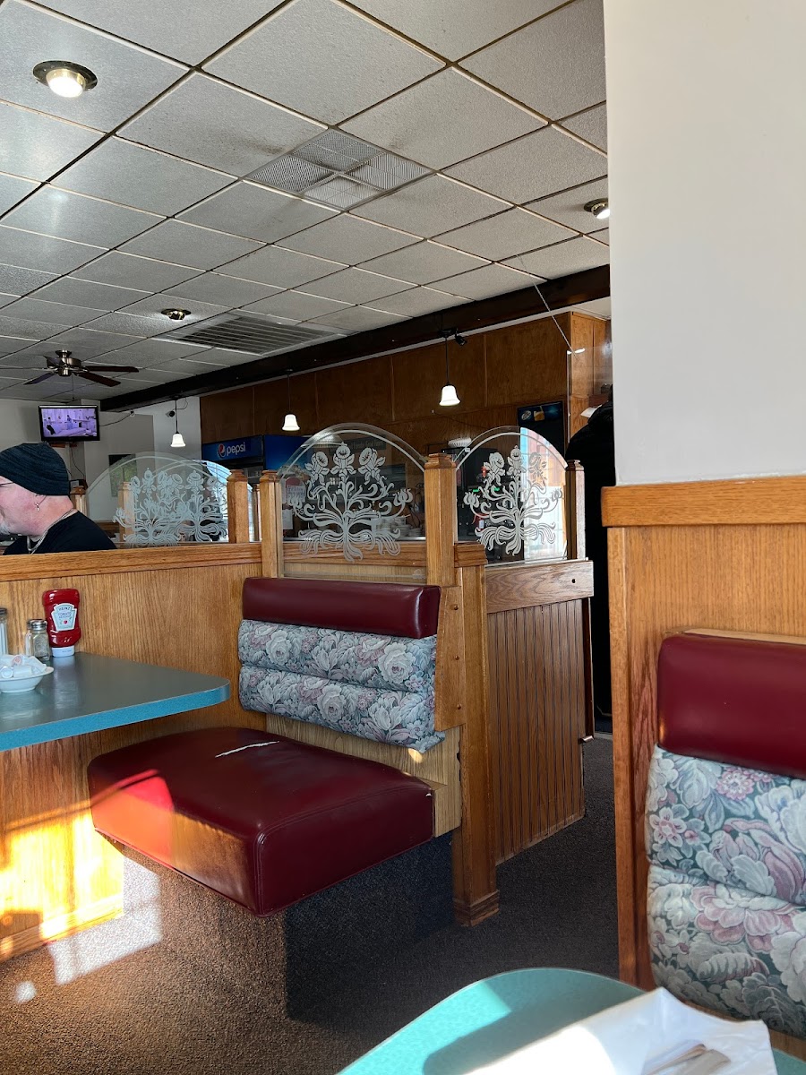 Fredonia Family Restaurant - Photo 2