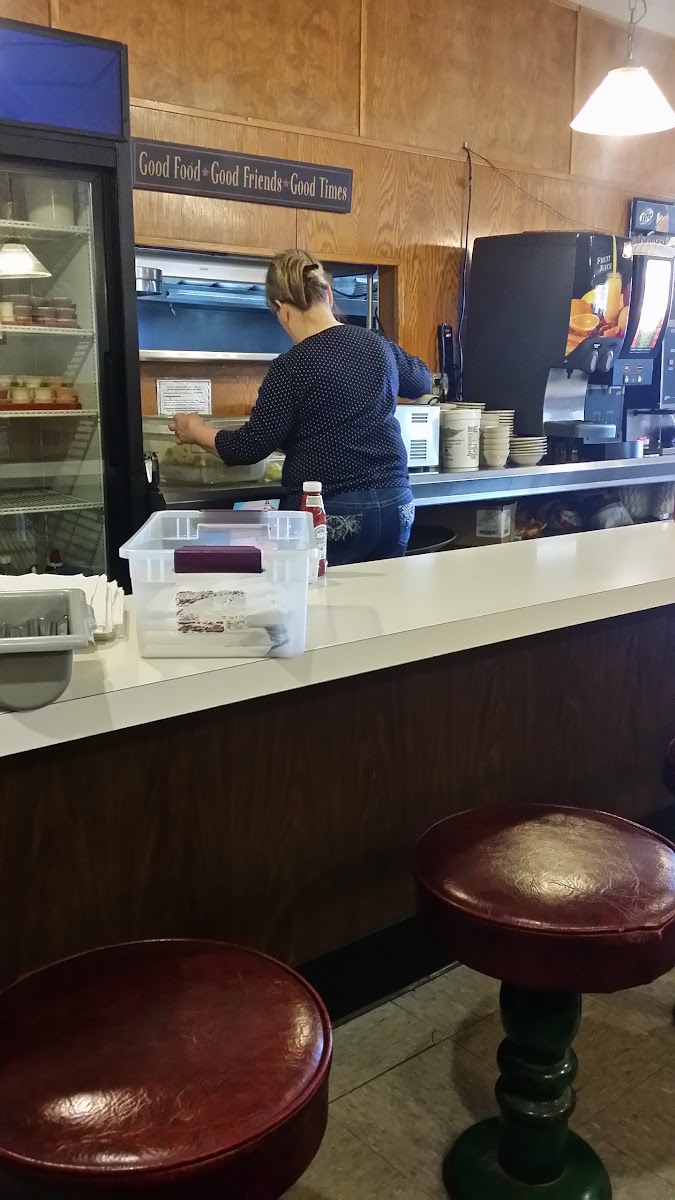 Fredonia Family Restaurant - Photo 4