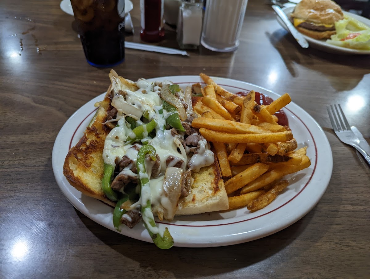 Fredonia Family Restaurant - Photo 8