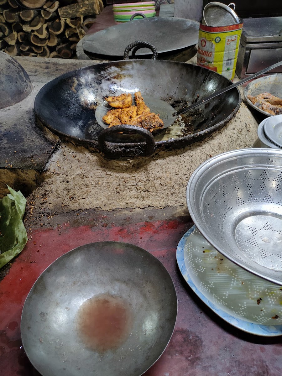 Shaukat Fish & Chicken Point - Photo 7