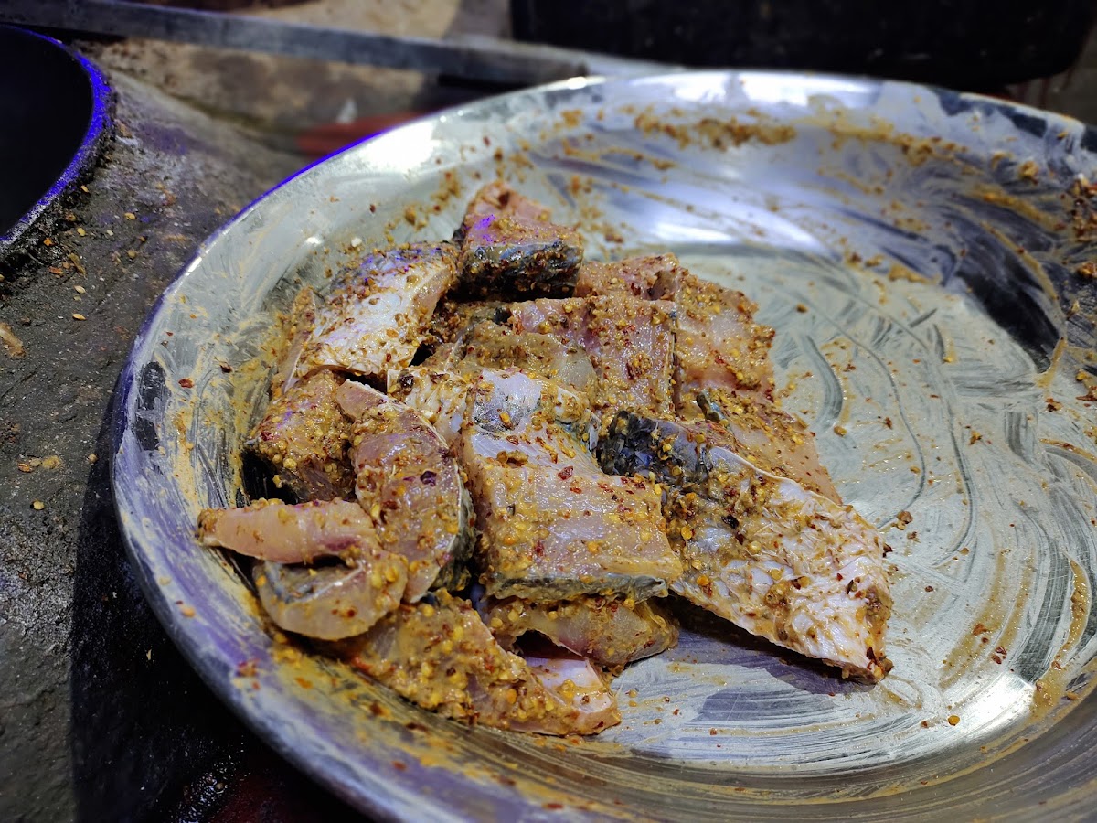 Shaukat Fish & Chicken Point - Photo 8