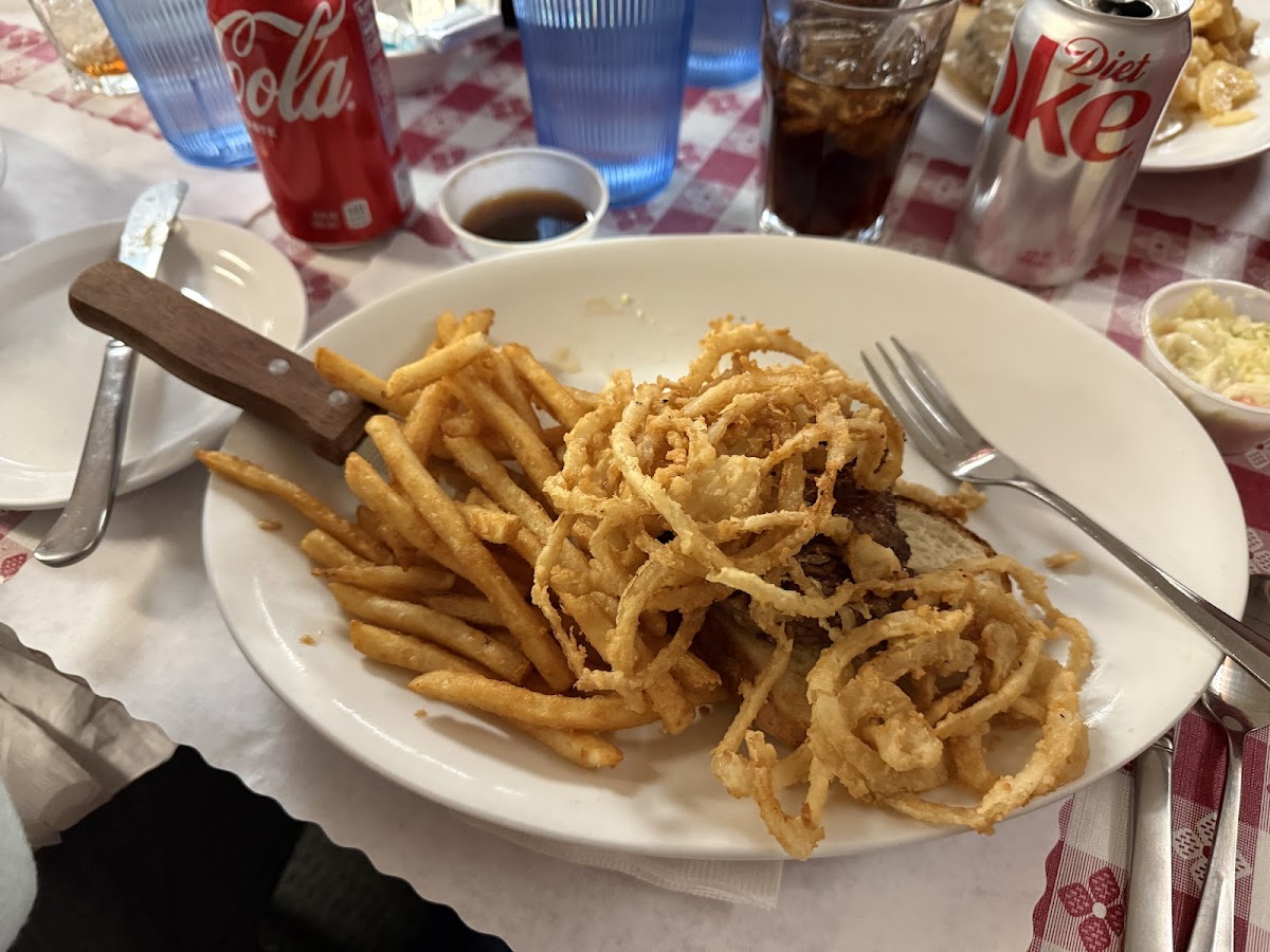 Glenda's Cafe - Photo 9