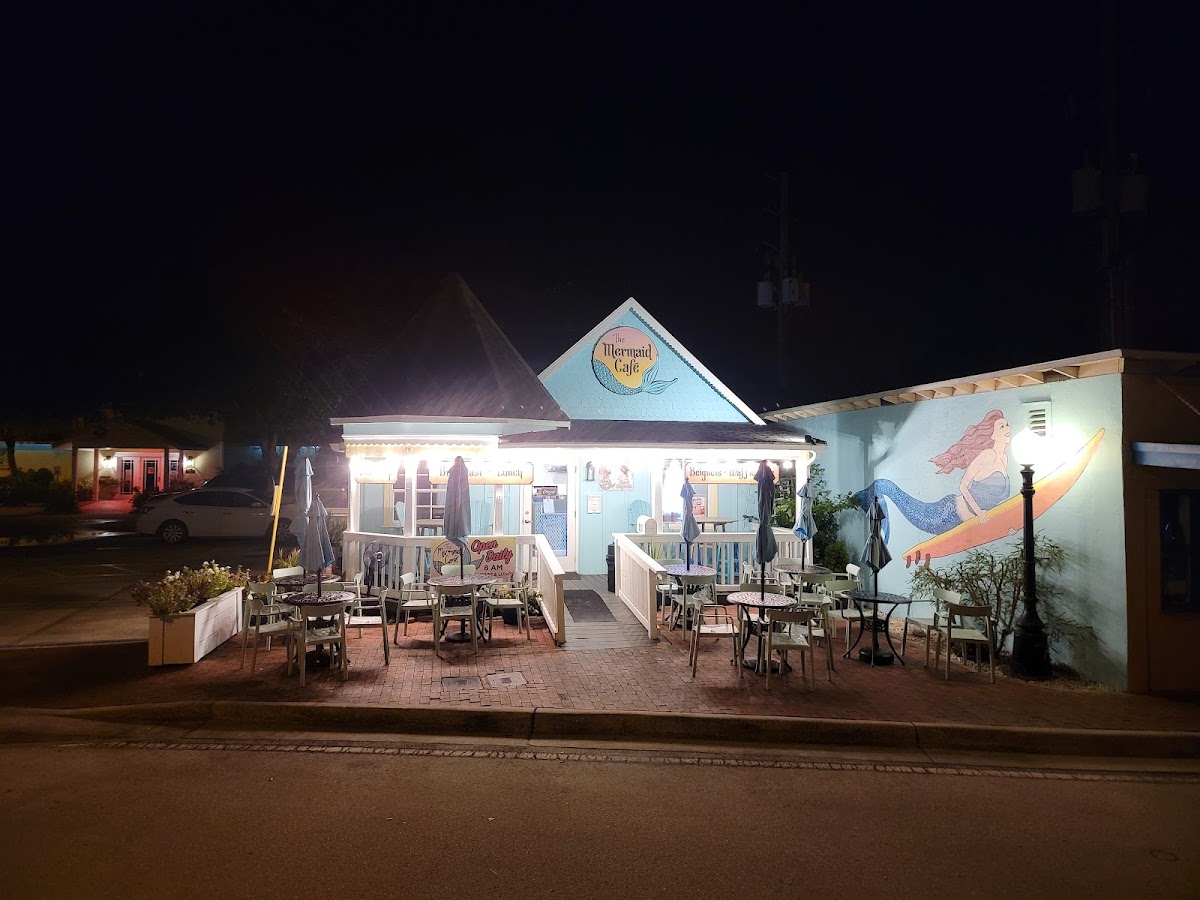 The Mermaid Cafe at Riverview - Photo 4