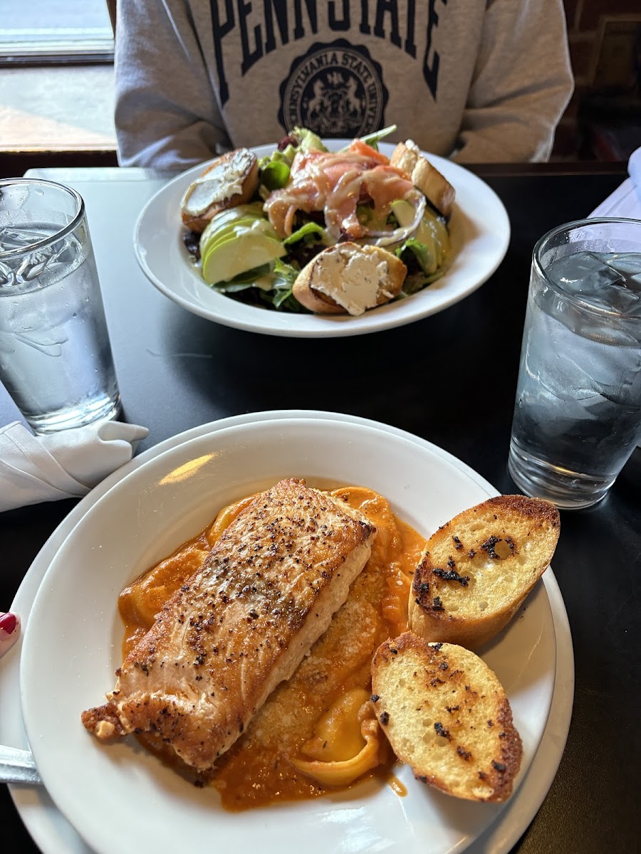 Race Street Cafe - Photo 5