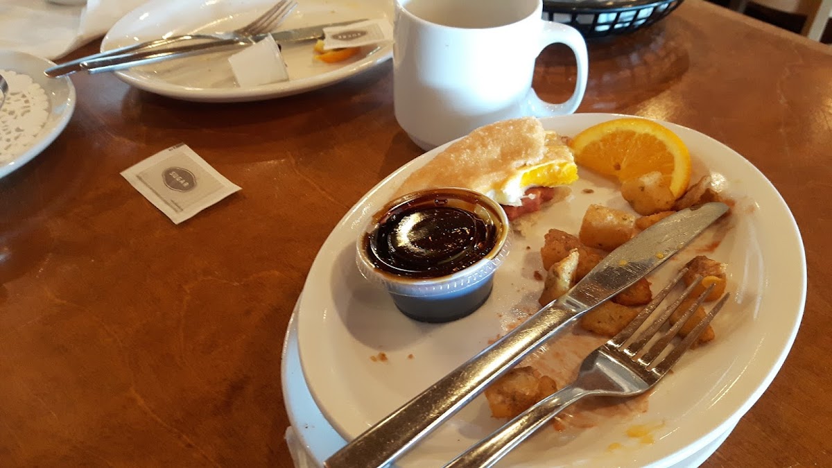 Rustler's Family Restaurant - Photo 7