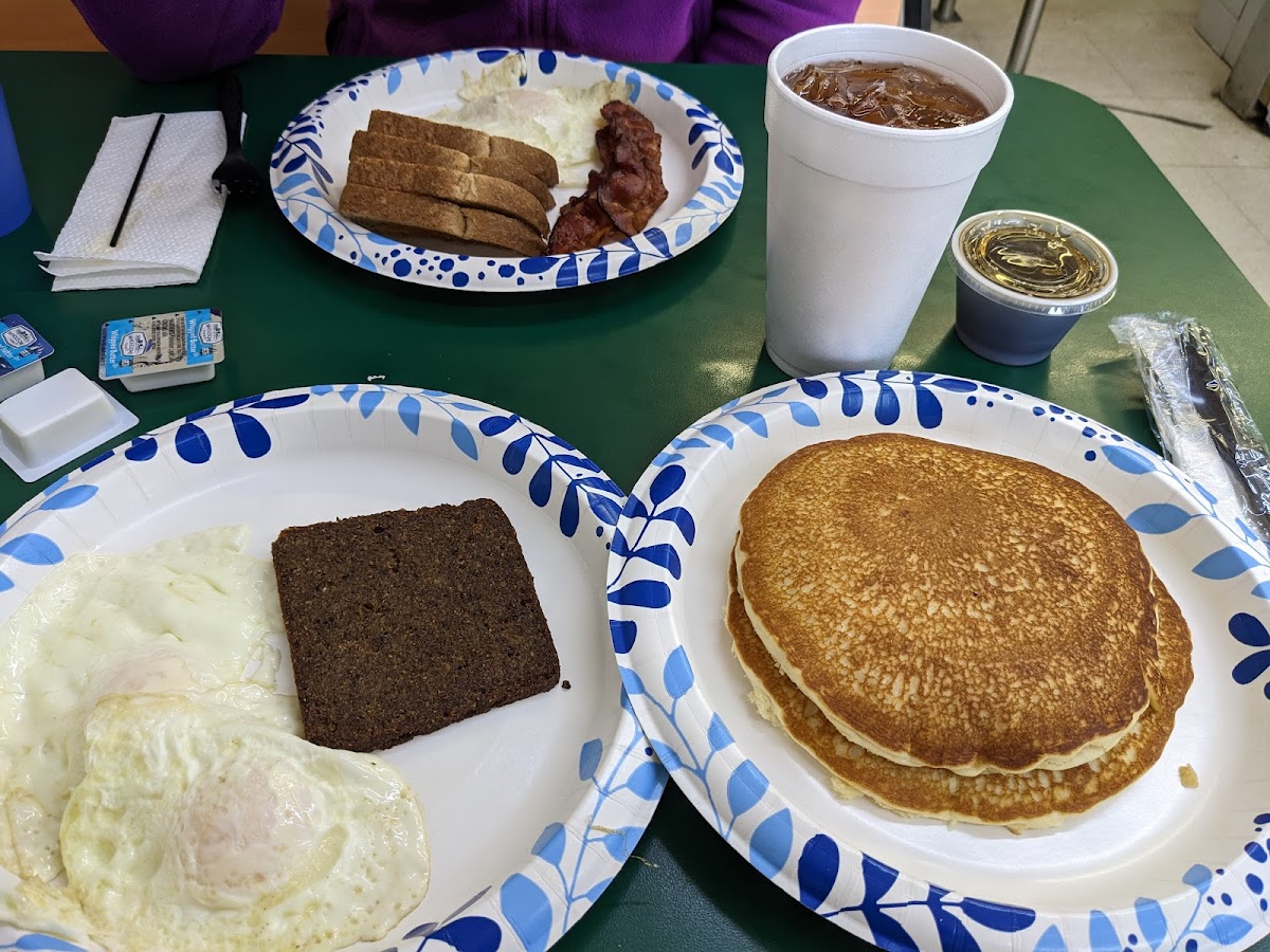 Hilltop Diner and takeout - Photo 3