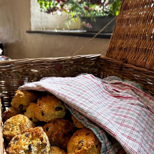 With Cheese Scone & Butter