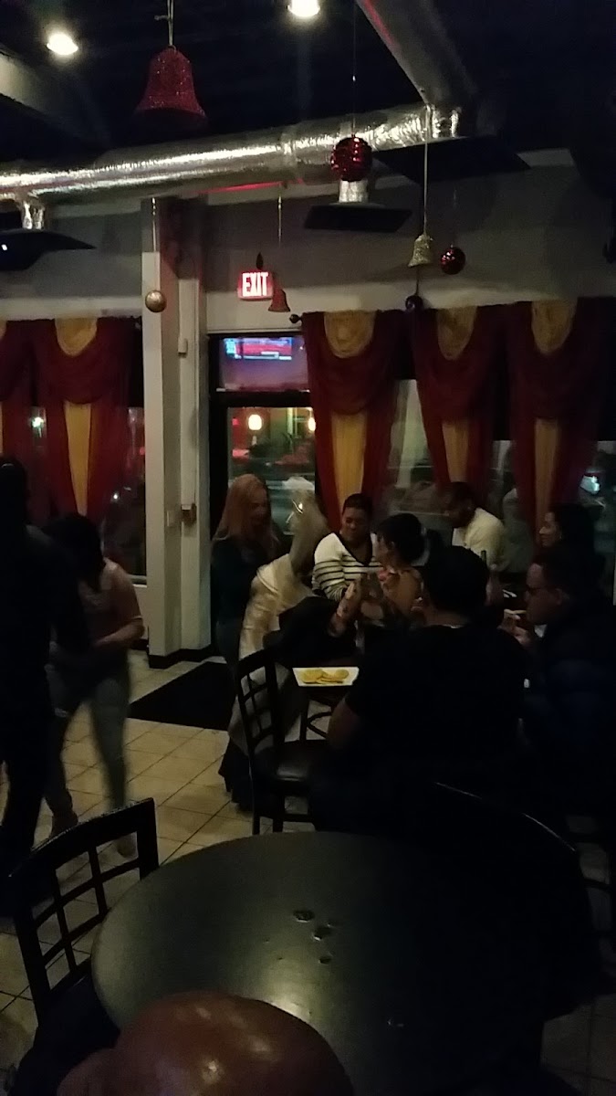 Montecristo Bar & Rest - Photo 2