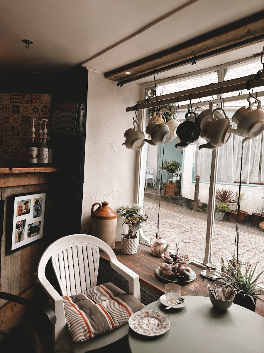 Lishe Coffee Shop - Photo 5