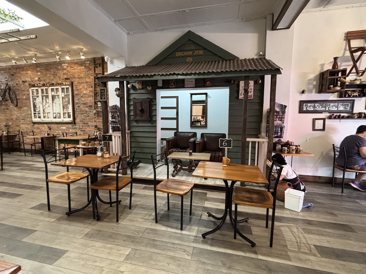 The Brown Jug Cafe - Photo 7