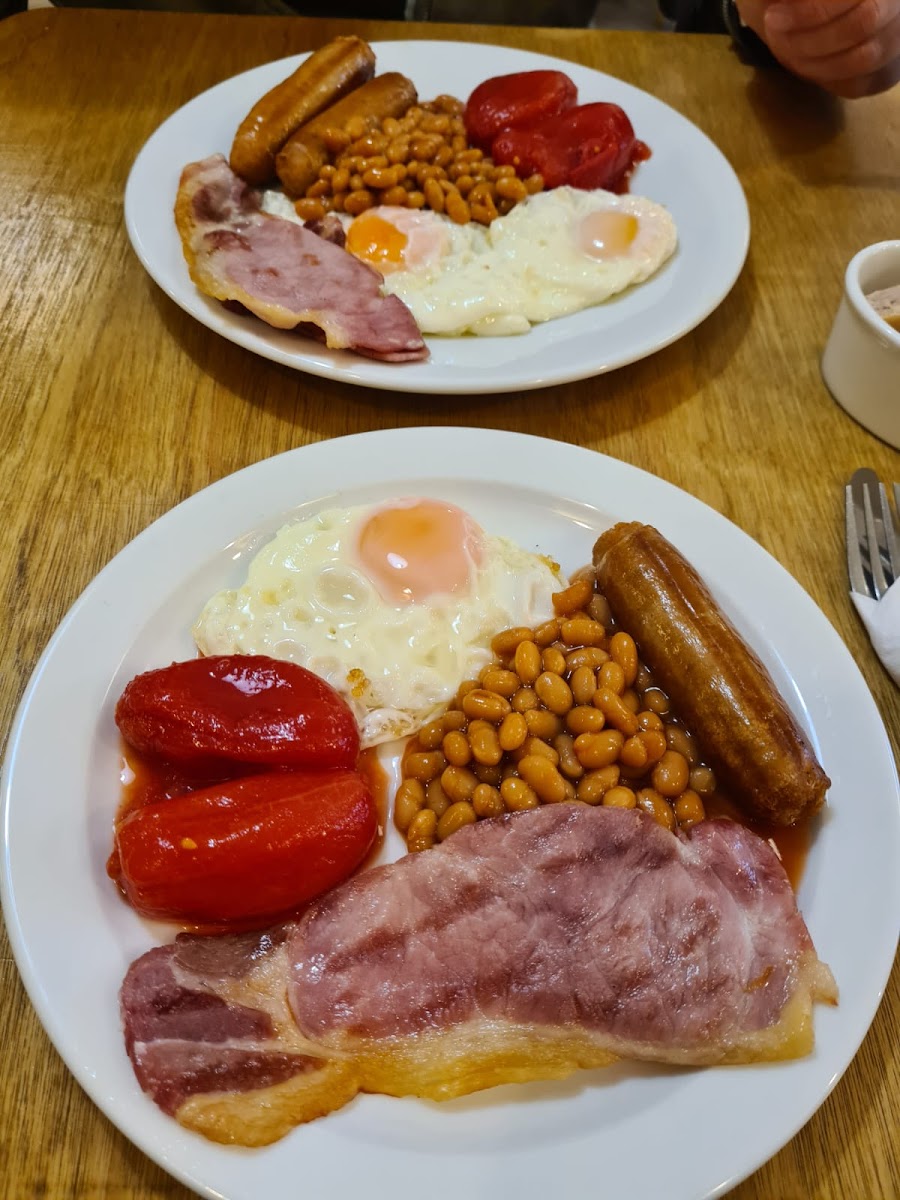 Dolly's Cafe - Photo 1