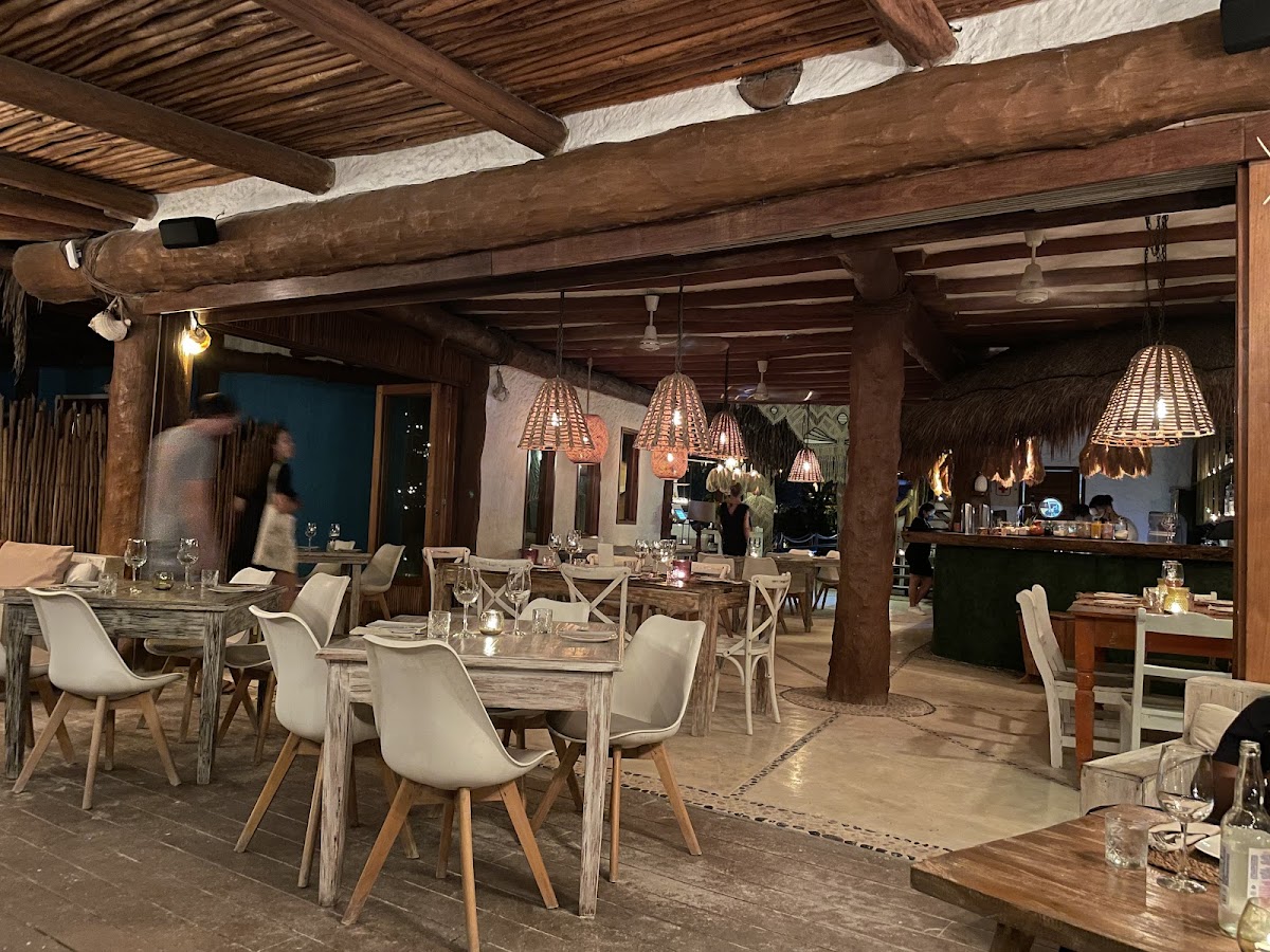 Mandarina Seaside restaurant - Photo 3