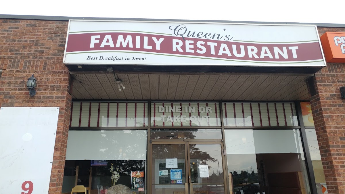 Queenz Family Restaurant - Photo 9