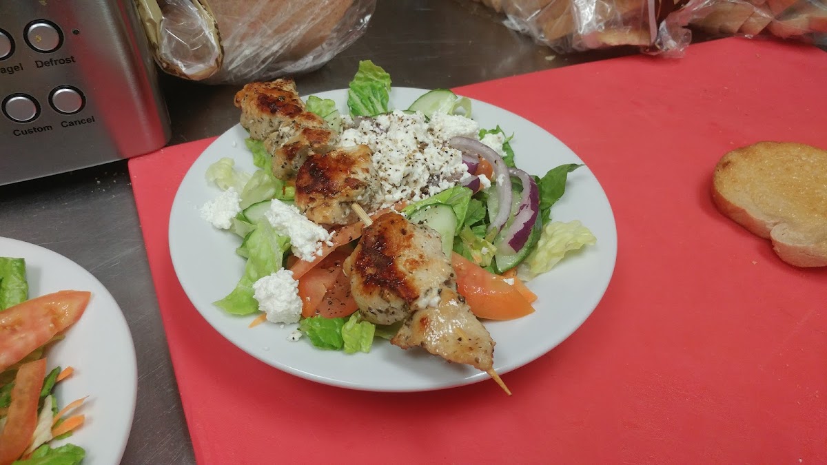 Queenz Family Restaurant - Photo 8