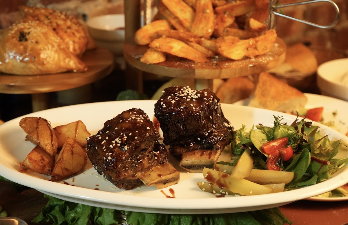 Anvar’s Restaurant - Photo 1