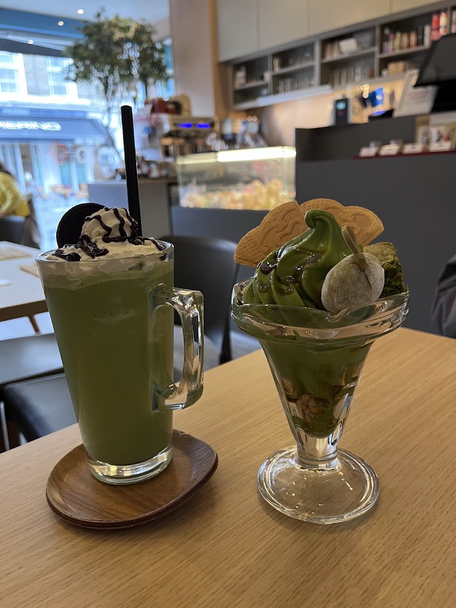 Tombo Japanese Cafe - Photo 4