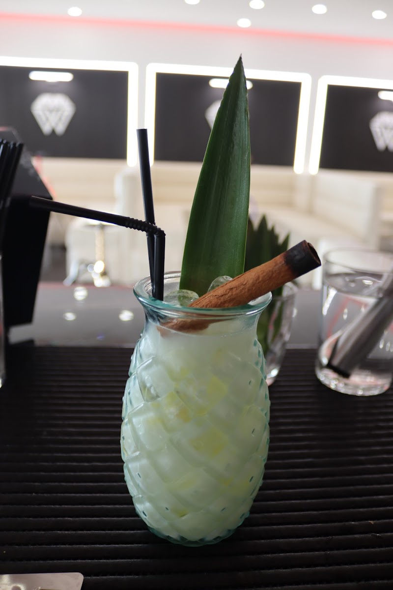 White Diamond Lounge Bar - Photo 4