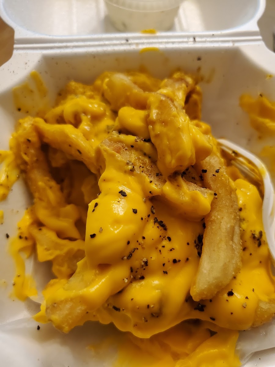 Madtown Chicken N’ Fish - Photo 7
