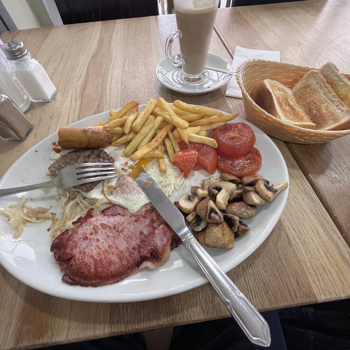 Mega Cafe - Photo 4