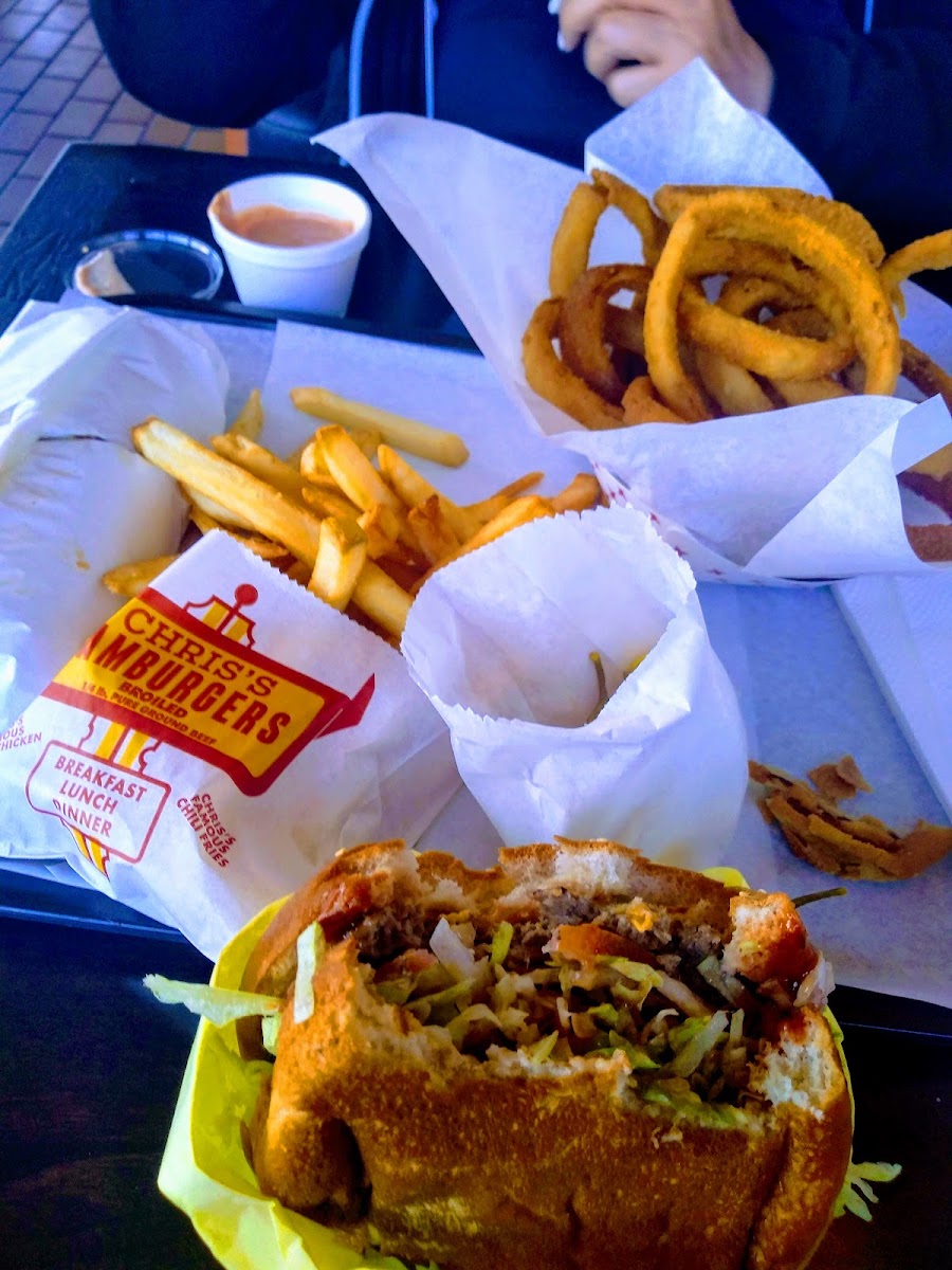 Chris's Hamburgers - Photo 4