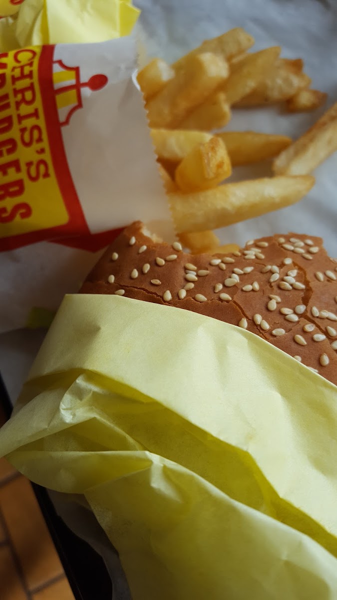Chris's Hamburgers - Photo 6