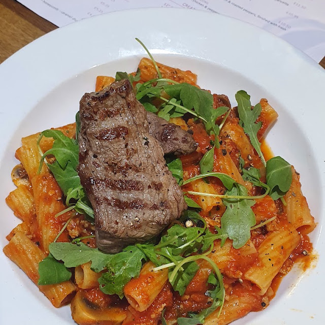 Rigatoni Filetto E Salsicca