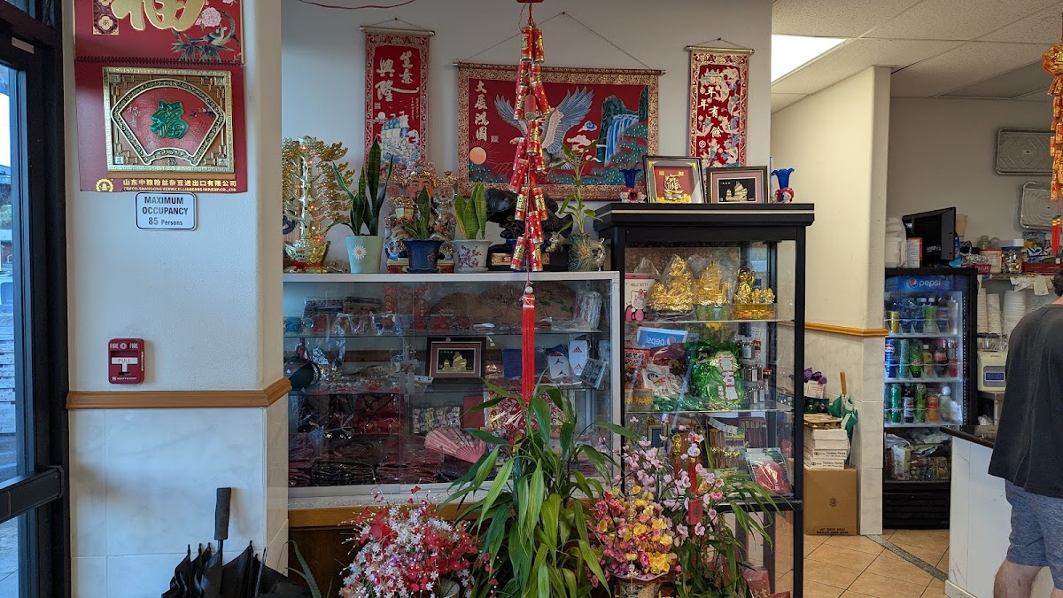 Cheng's Chop Suey House - Photo 8