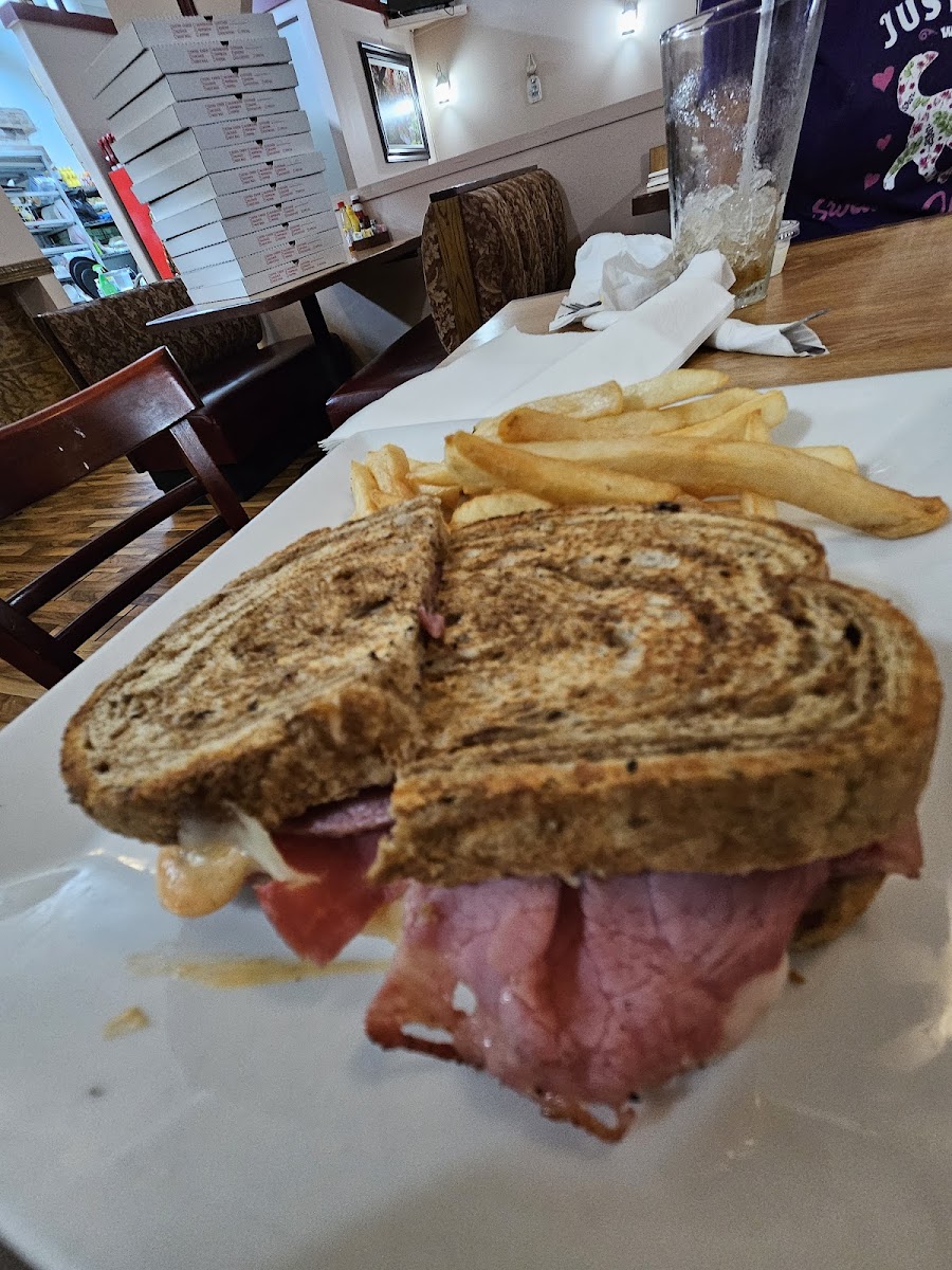 Mathews Grill and Deli - Photo 7
