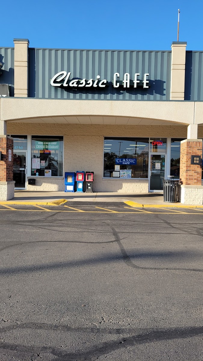 Classic Cafe - Photo 4