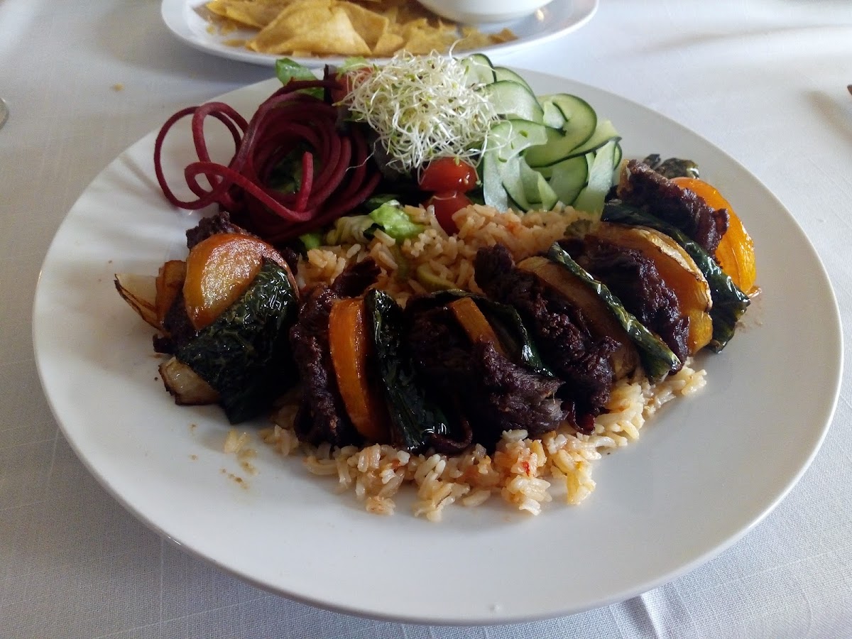 Bismark Restaurant - Photo 7