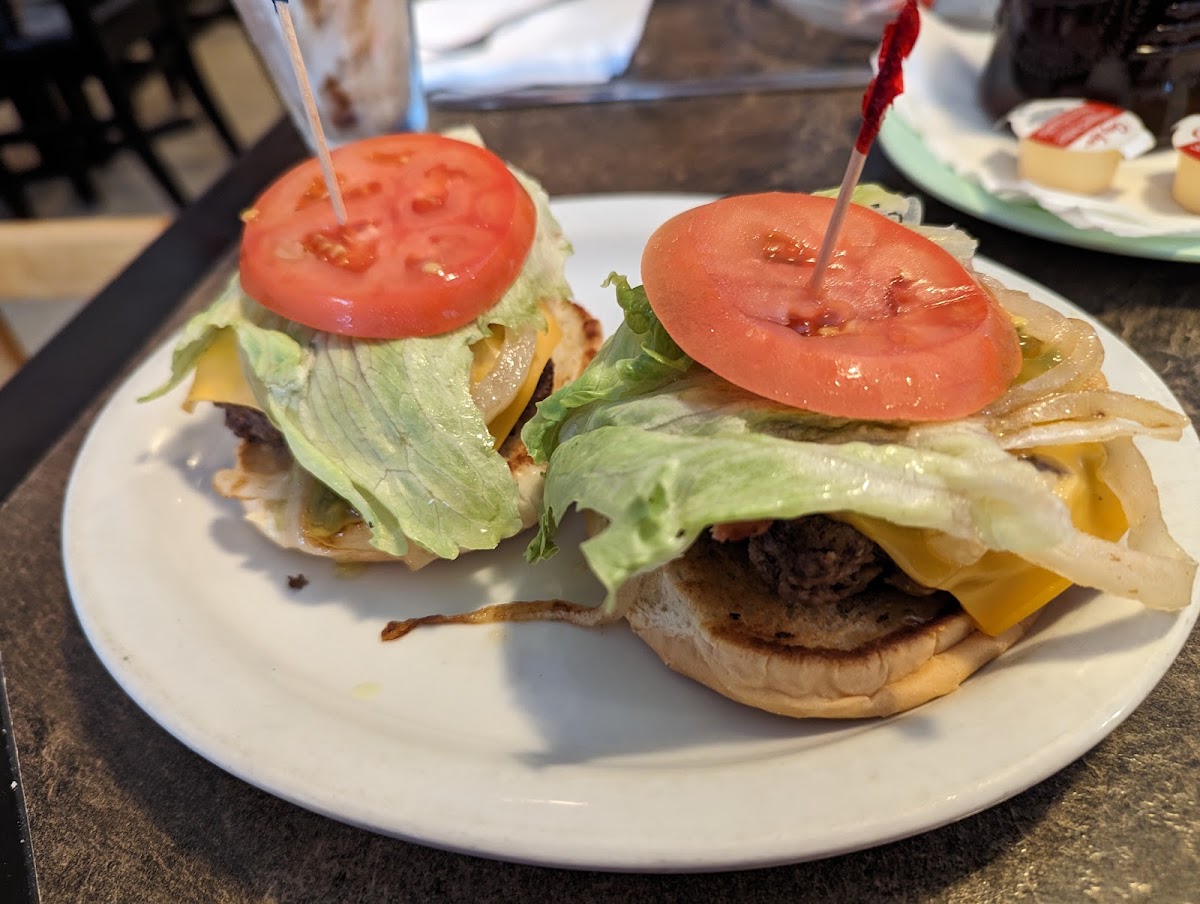 Fifties Good Time Cafe - Photo 9