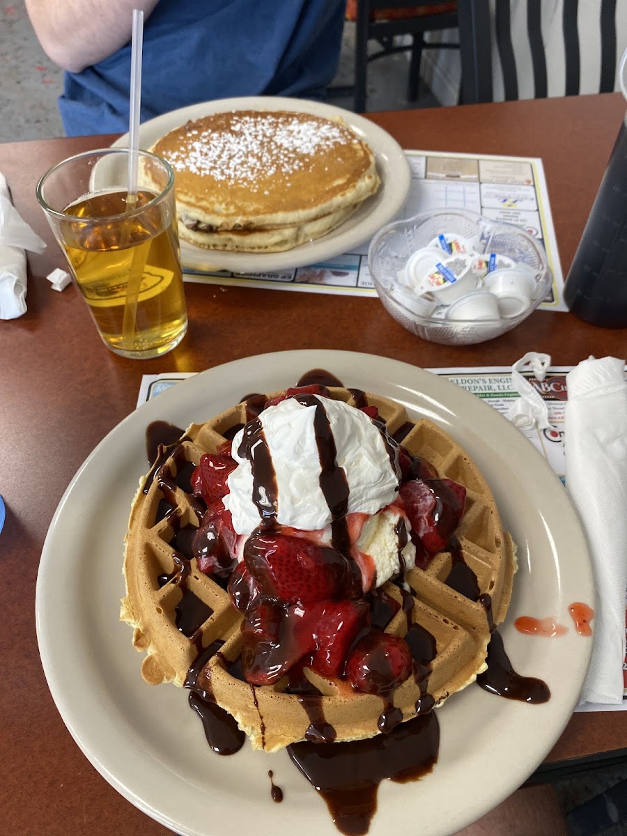 Manny’s dream restaurant - Photo 4