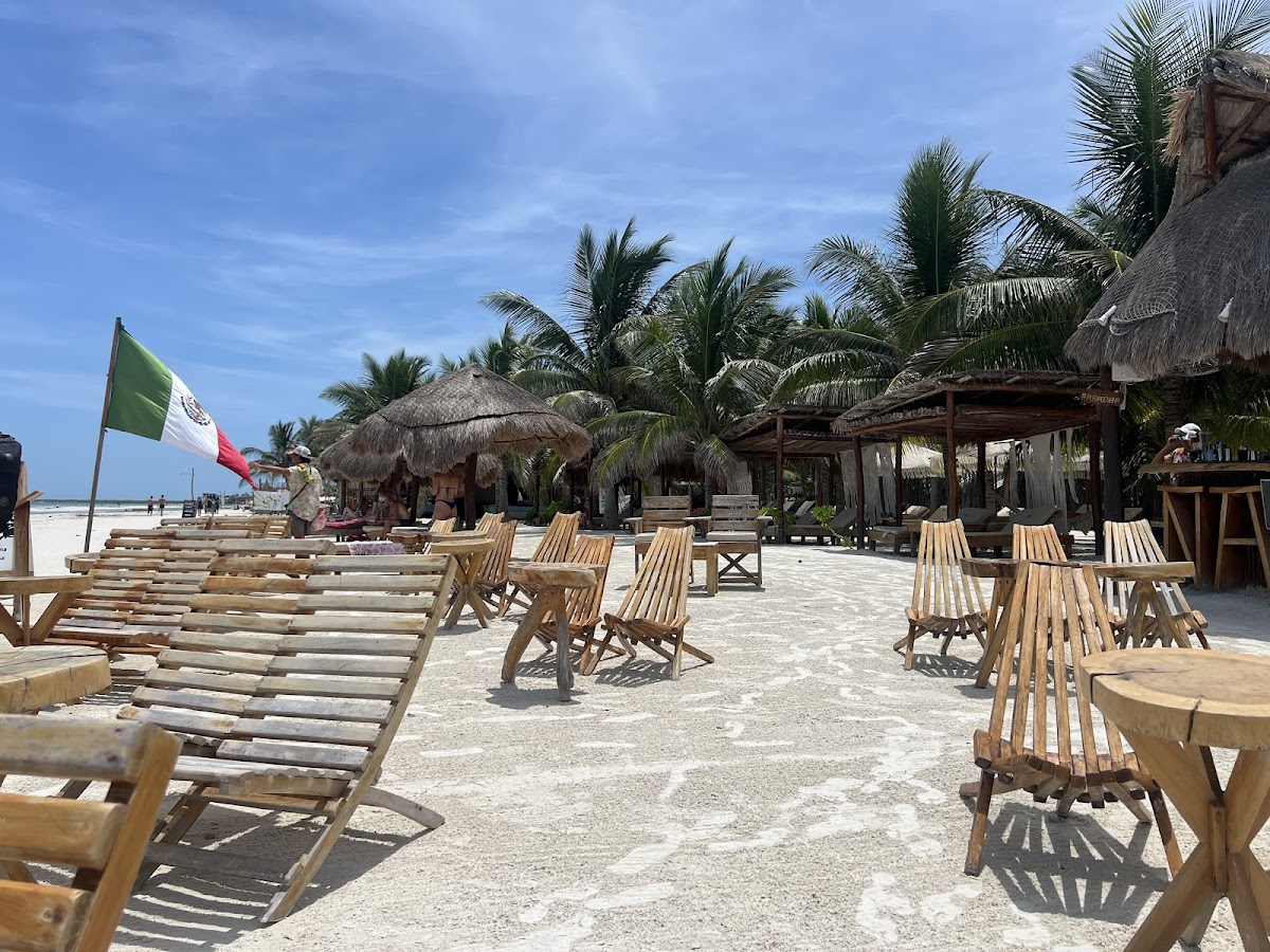 Restaurante La Playa De Nana - Photo 1
