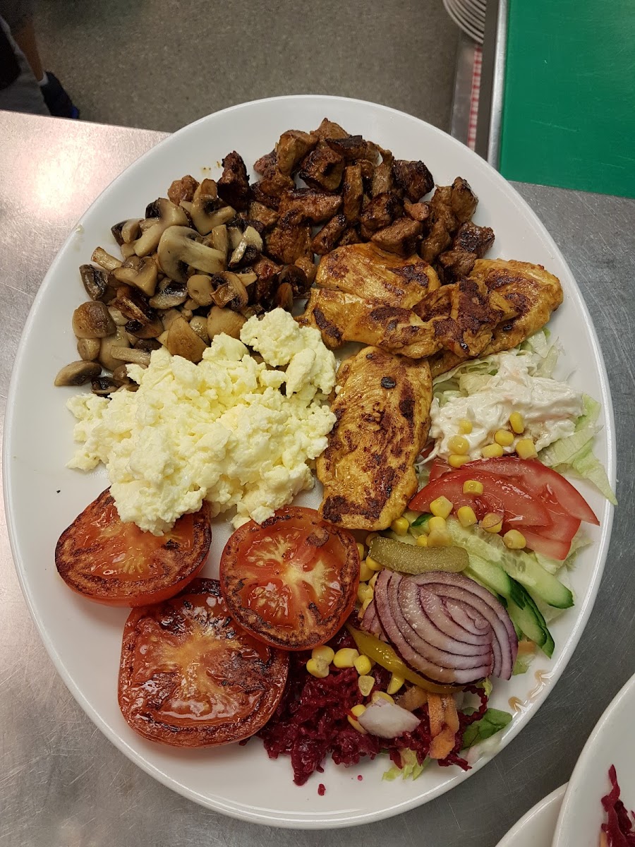 Tewin Road Cafe - Photo 4