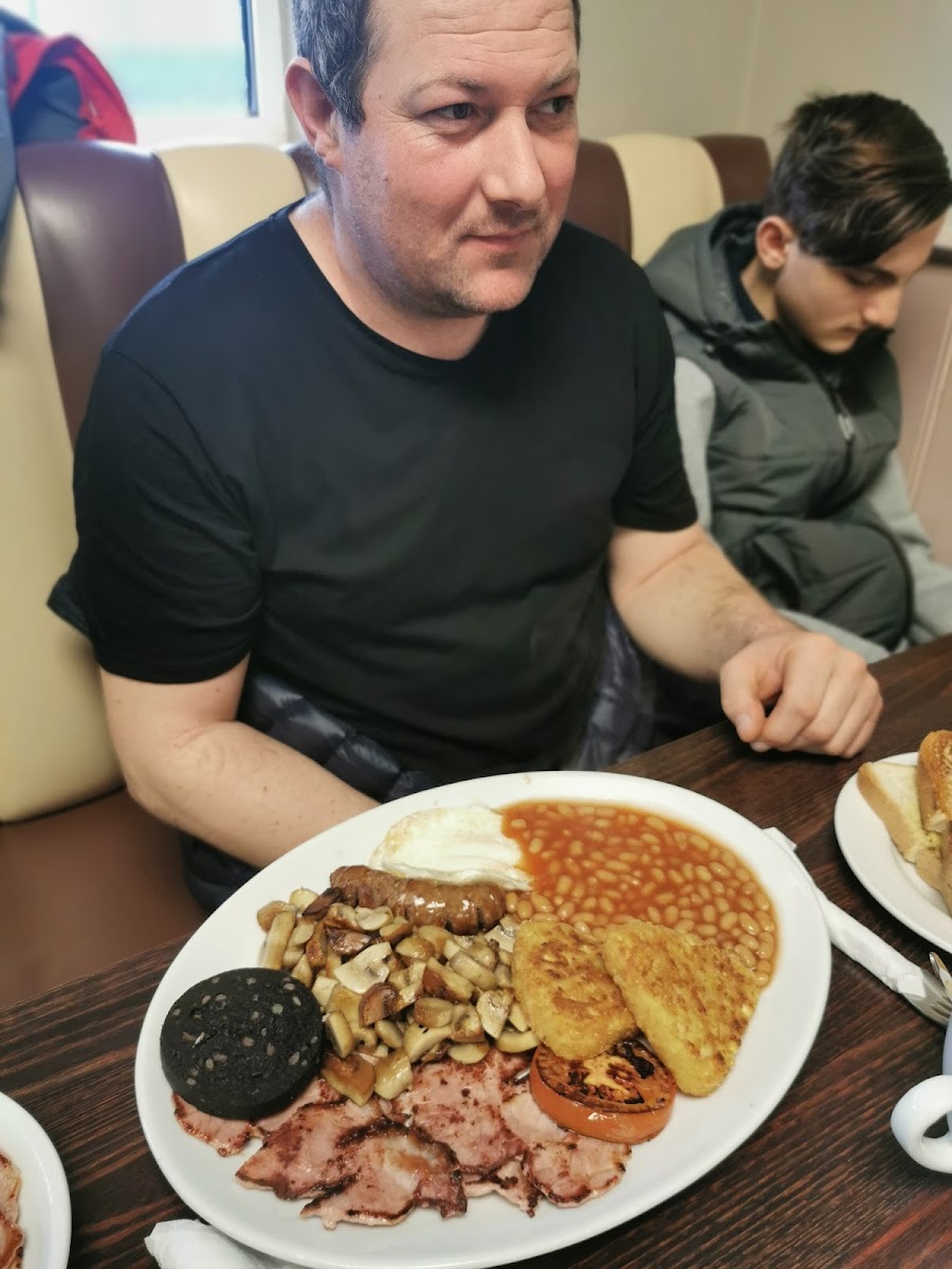 Tewin Road Cafe - Photo 5